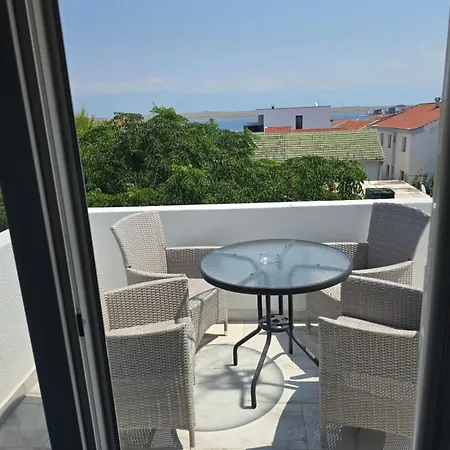 Sealion Apartmen Apartmán Vir