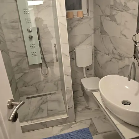 Sealion Apartmen Apartmán Vir