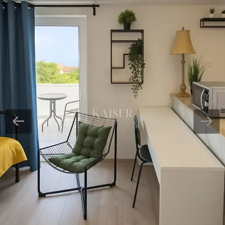 Sealion Apartmen * Vir
